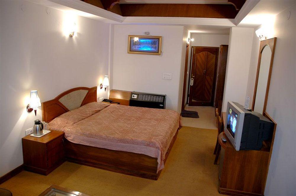 מוסורי Hotel Silver Rock מראה חיצוני תמונה